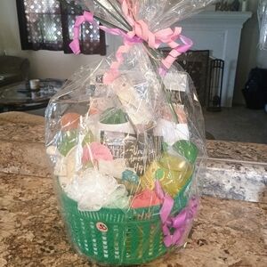 Gift Basket with Bath Essentials Papaya And Pineapple Gift Set Basket